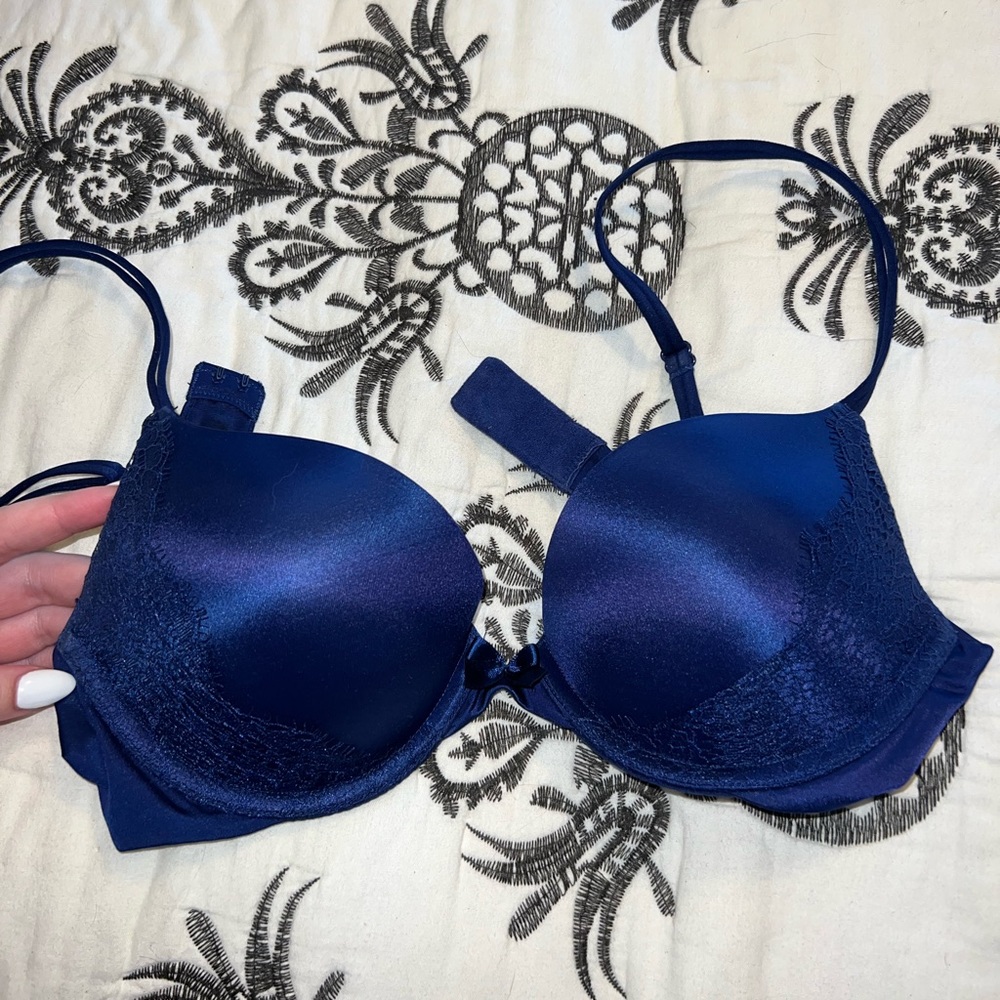 Victoria’s Secret Very Sexy Push up size 34B